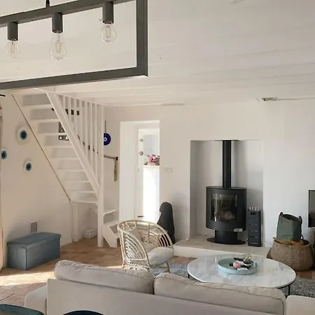Holiday home Maison De Charme Avec Jardin A Dahouet *