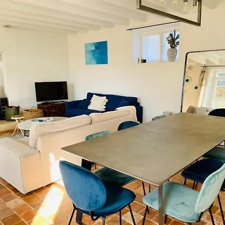 Holiday home Maison De Charme Avec Jardin A Dahouet *